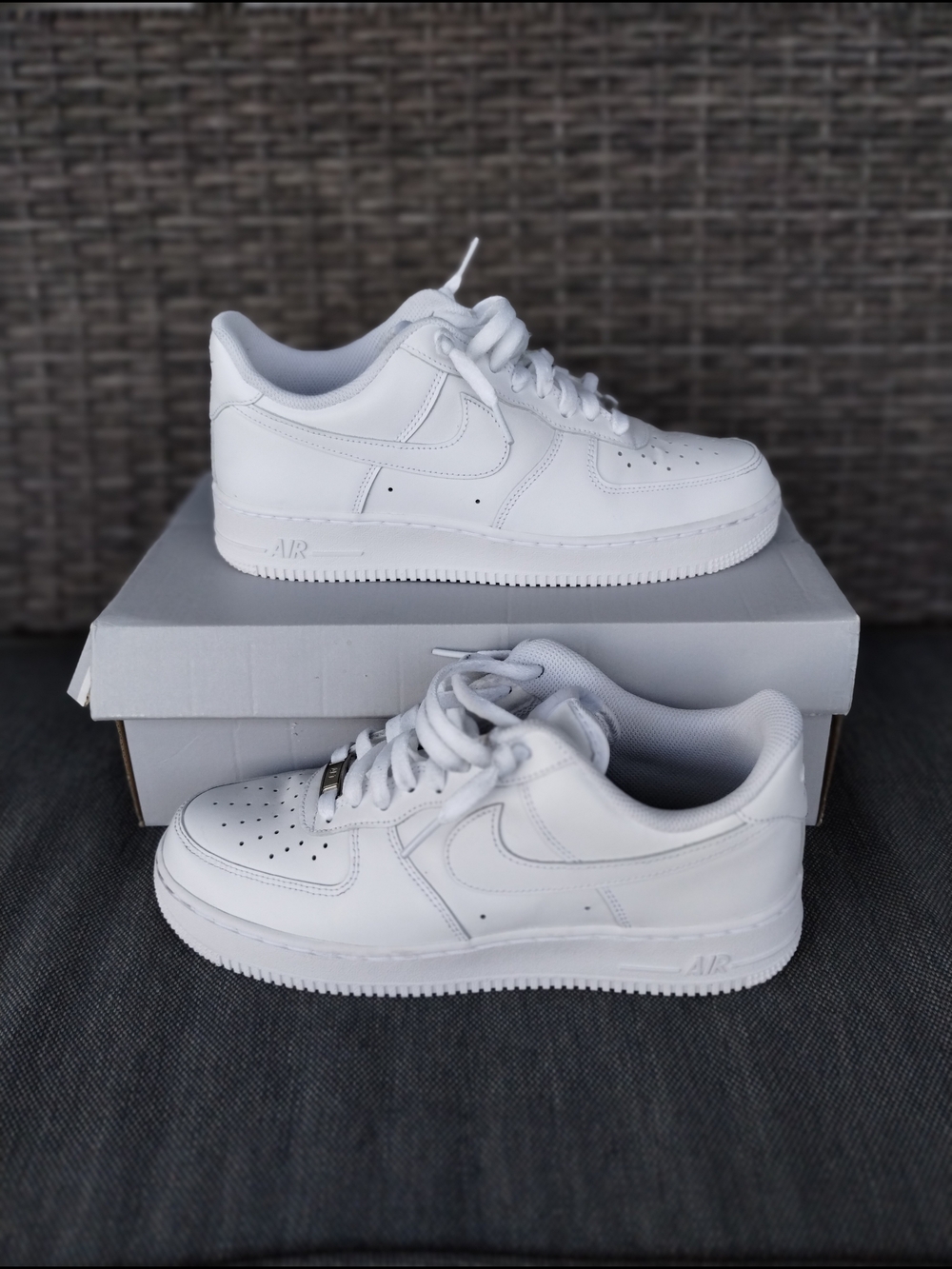 Nike Air Force 1 '07 Triple White Men's Size 8.5 White Low Top Sneakers